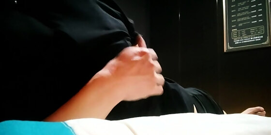 amateur mature milf giving handjob