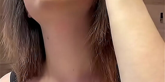 braless huge tits in tanktop