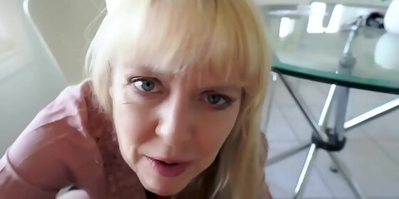 jamie foster under the table sucking her friends stepgrandsons dick