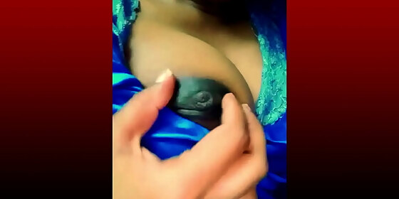 Tamil Aunty Boobs Nippal - Bengali Bhabi Showing Chocolate Nipple HD SEX Porn Video 1:46