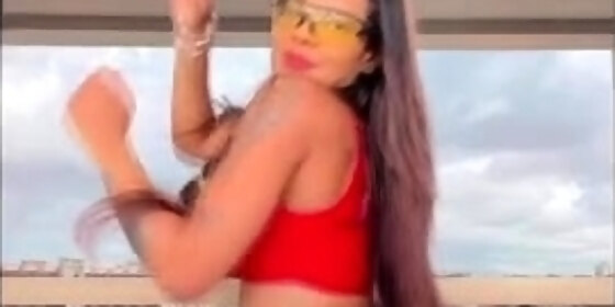 tays reis pelada cantora famosa pagou peitinho em vdeo no