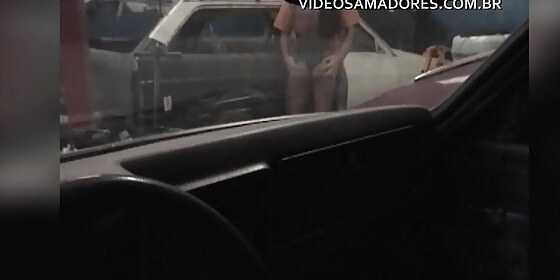 man shoots video of naughty wife seducing car mechanic