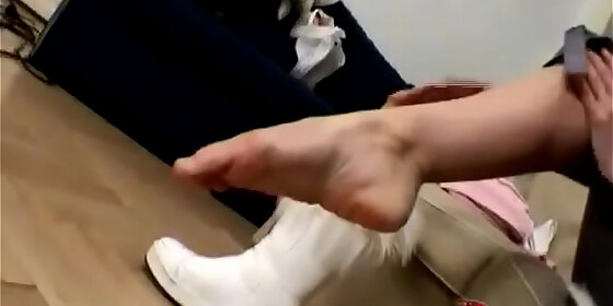 klaudia does some fancy foot work