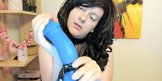 your italian dominatrix ties your cock with a thong she pisses on you and convinces you to d her urine