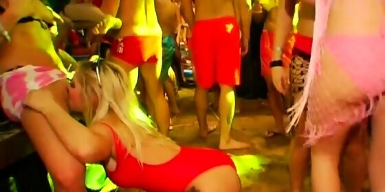 uncensored orgy gratifying with lusty honeys and men