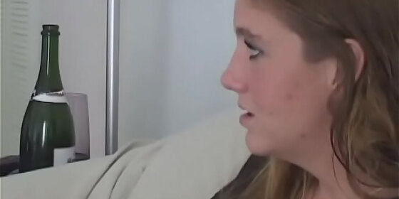 pungent jessica cums on camera