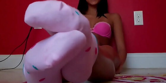 you cant keep your eyes off my feet