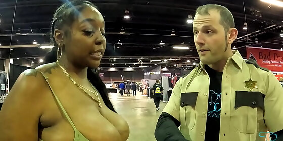 the sheriff of exxxotica gets his man kind of