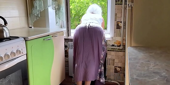 mature milf with a big and sexy ass waited for anal sex on the floor