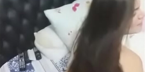 eating hot college friend