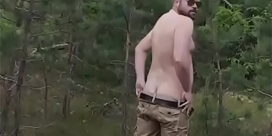 is this a good spot to strip naked