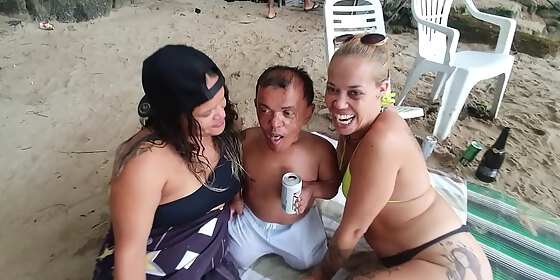 women on the beach wanting the television dwarf zezinho teves paty butt fairy honey
