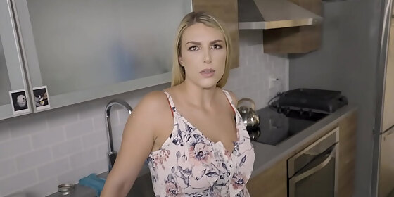 milf stepmom joslyn jane gets on her knees and stepson dreams comes true
