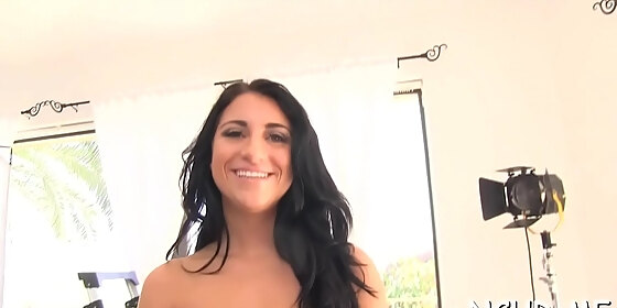 romantic diva skylar green erotically excites