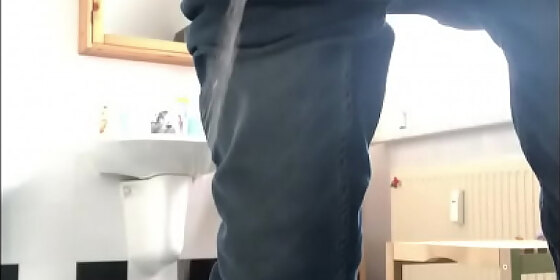 hidden piss cam