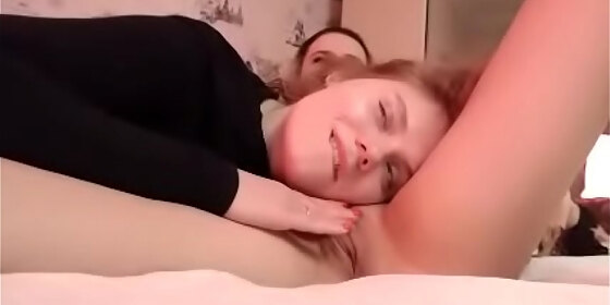 lesbian teen lick pussy