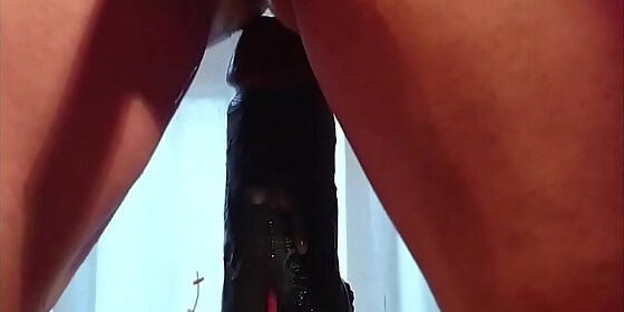 using my giant dildo for the first time i pee with pleasure