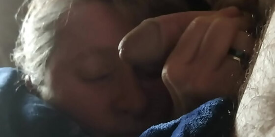 amateur mature cocksucker anezka only wants to be woken up in the morning with anal sex