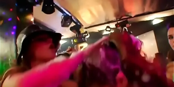 divine club partying