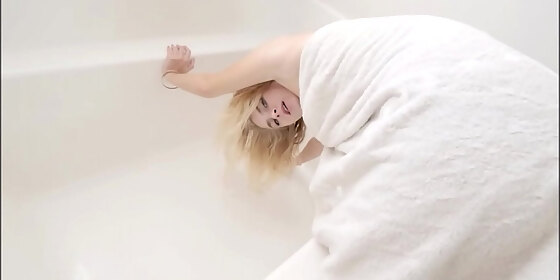 cute blonde teen stepsister hannah hawthorne gets stuck in bathtub and fucked by stepbrother pov