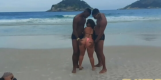 check out everything that rolled in this scene in rj a lot of sex and a lot of fucking in the mouth