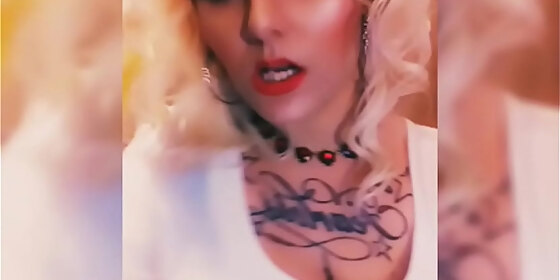 debbiecakesxxxx singing on s
