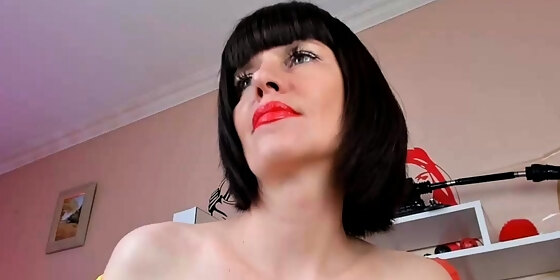 beautiful brunette in sexy solo fingering masturbation 2 wmv