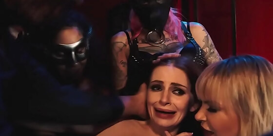 dana dearmond and her husband set up a public sexual session for maya kendrick