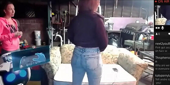 big ass blonde showing ass on psroom