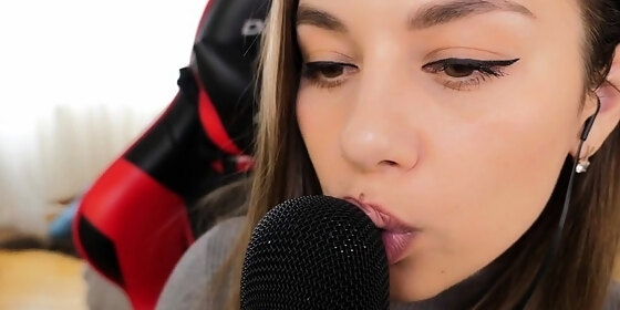 honey girl asmr gentle licking the microphone