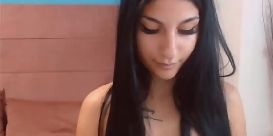 sexy latina teen show her sexy body