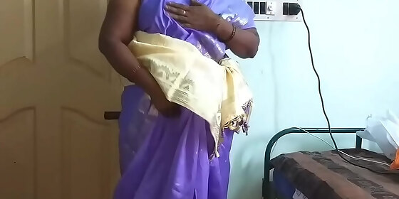 desi bhabhi lifting her sari showing her pussies