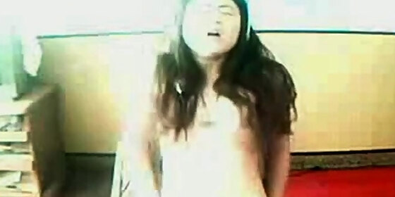 webcam girl hits the spot