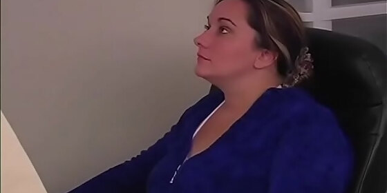 hot blonde bbw milf masturbates