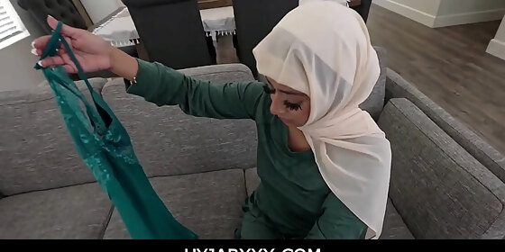 hyjabxxx binky beaz her nieghbour tease to fuck hijab teen