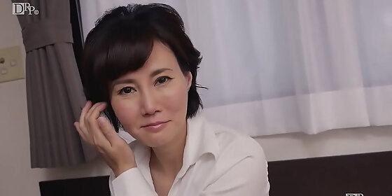 appearance runa akasaka the elegant beautiful mature woman s dick is gujuguju 2