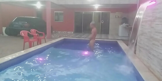 eitaaa i don t believe taking a bath in the pjtx casa pool