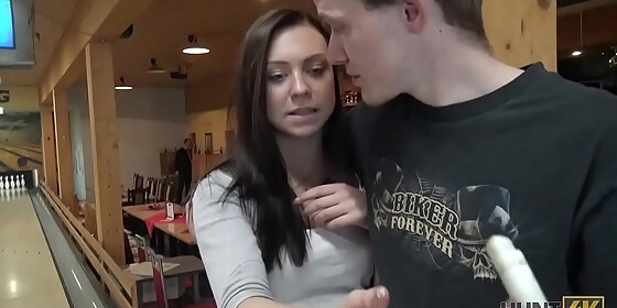hunt4k the poor couple need cash to buy and hunter