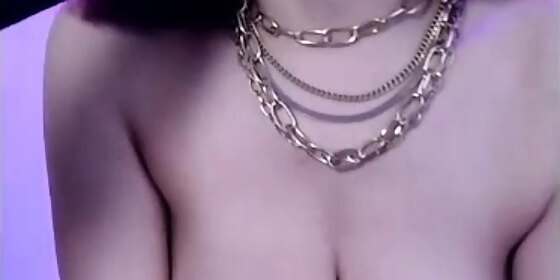 big boob brunette masturbates on webcam