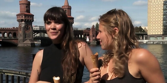 ersties lindsey blake enjoy an orgasmic day out in berlin