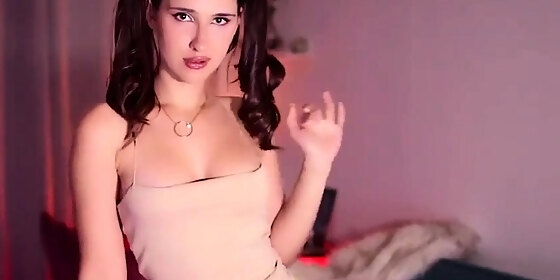 big boob brunette masturbates on webcam