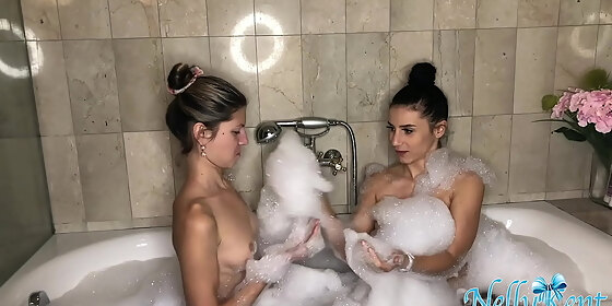 bath time with gina gerson