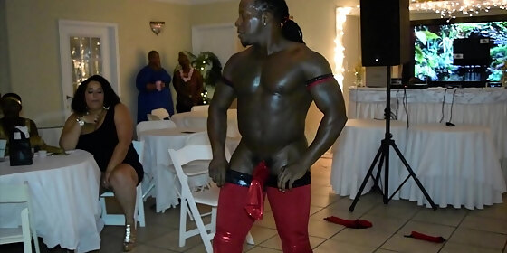 jamaican stripper has surprise for milfs